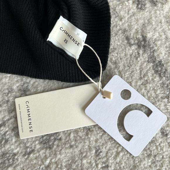 Ribbed Commense Sweater - Picture 3 of 3